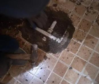 天津卫生间漏水维修公司为您分享下卫生间渗水如何处理及注意事项